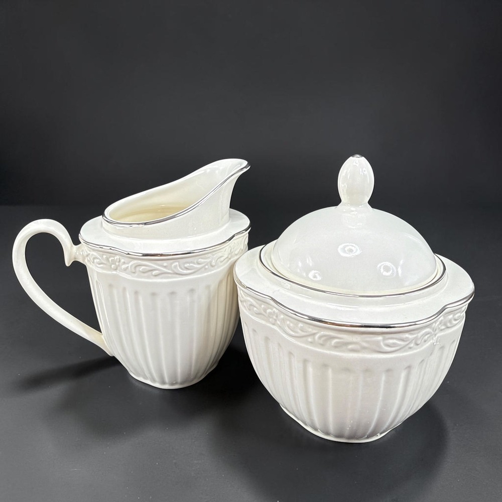 Mikasa Italian Countryside DD925 Creamer and Sugar Bowl Set White Stoneware